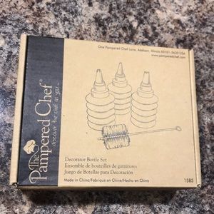 Pampered Chef Decorator Bottle Set